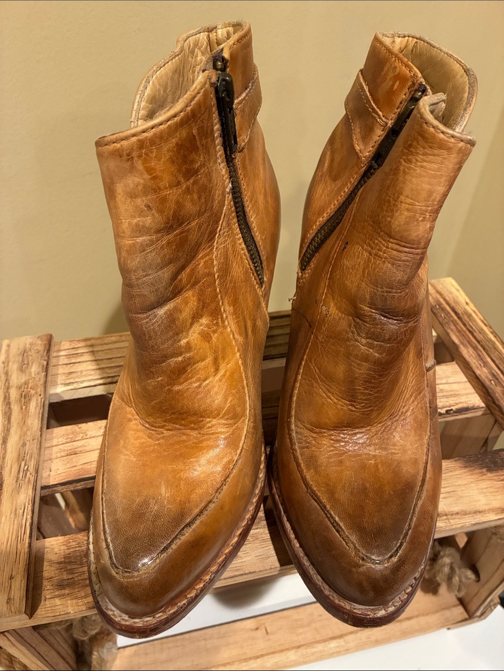 Bed Stu Isla Tan Rustic Leather Ankle Boots with Side Zippers Size 6